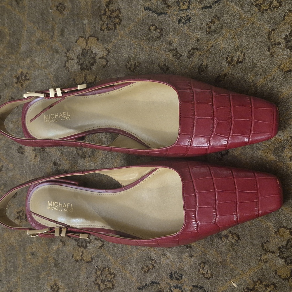 Michael Kors Burgundy Croc-Embossed Heels - Picture 2 of 7